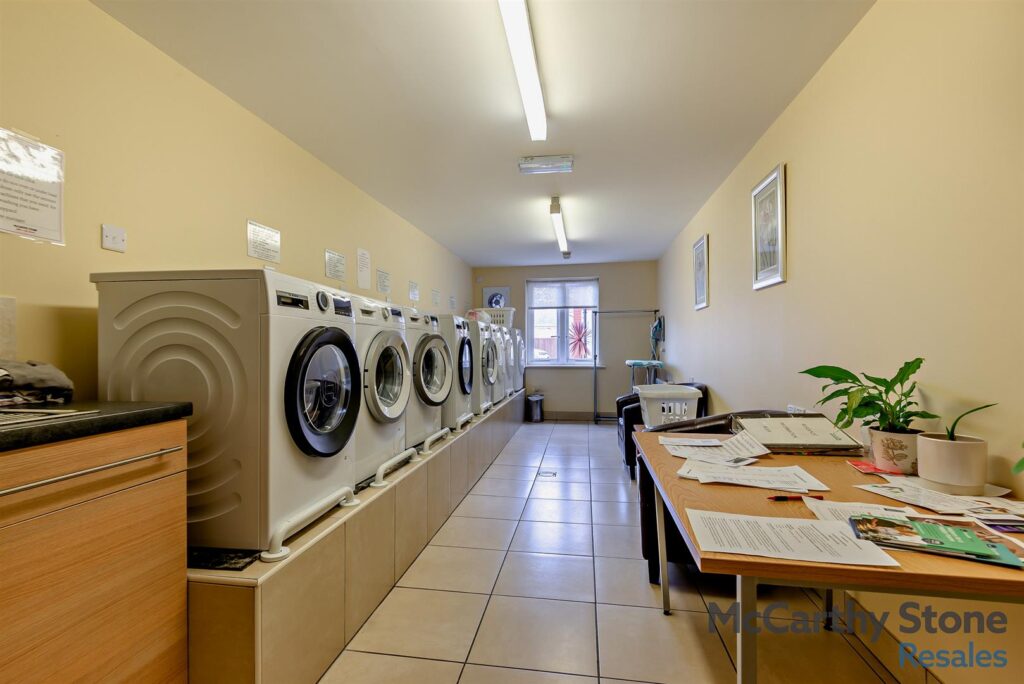 Farringford Court, Avenue Road, Lymington, Hampshire, SO41 9PA