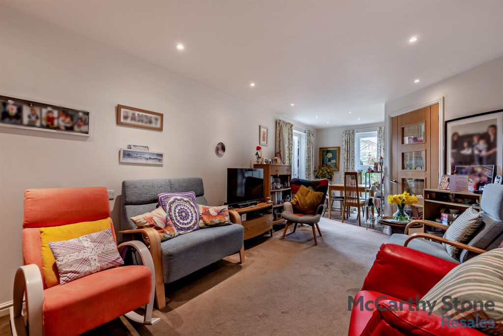 Farringford Court, Avenue Road, Lymington, Hampshire, SO41 9PA