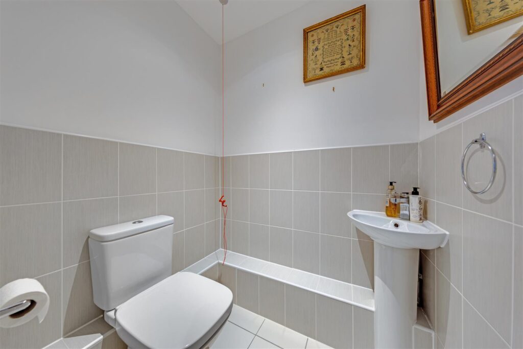 London Road, Guildford, GU1 1FF