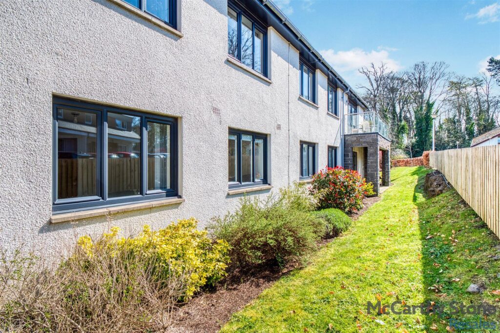 Ashbrae, Crookfur Road, Newton Mearns, Glasgow