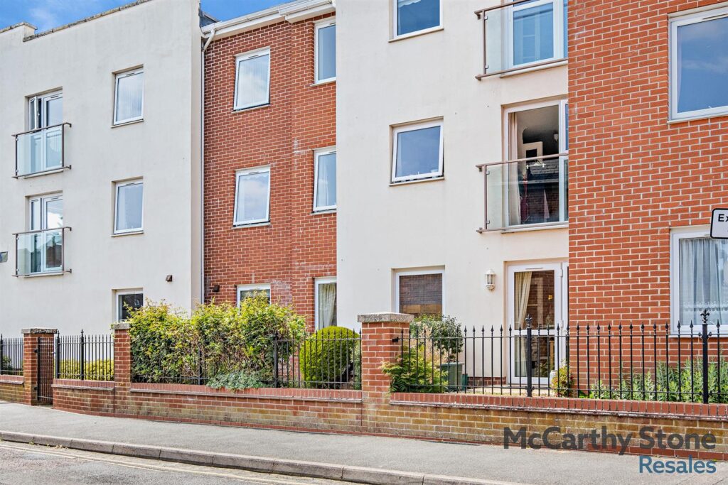 3 Medina Court, Old Westminster Lane, Newport, Isle of Wight, PO30 5PW