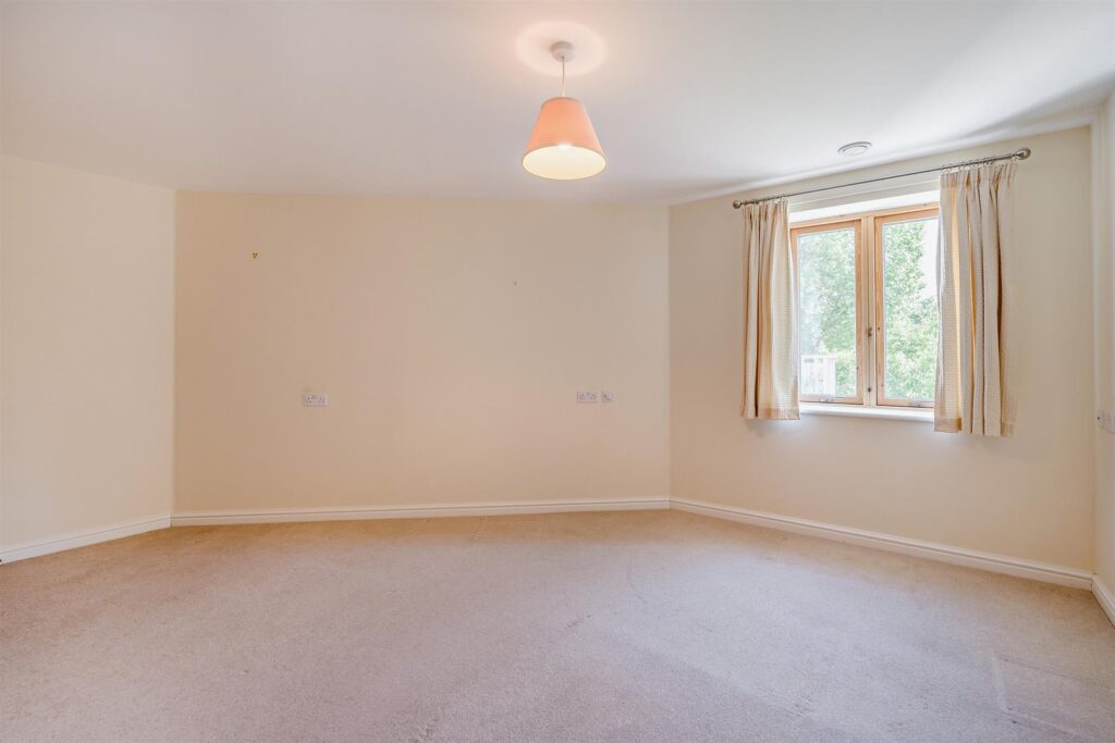 Ellisfields Court, Mount Street, Taunton TA1 3SS