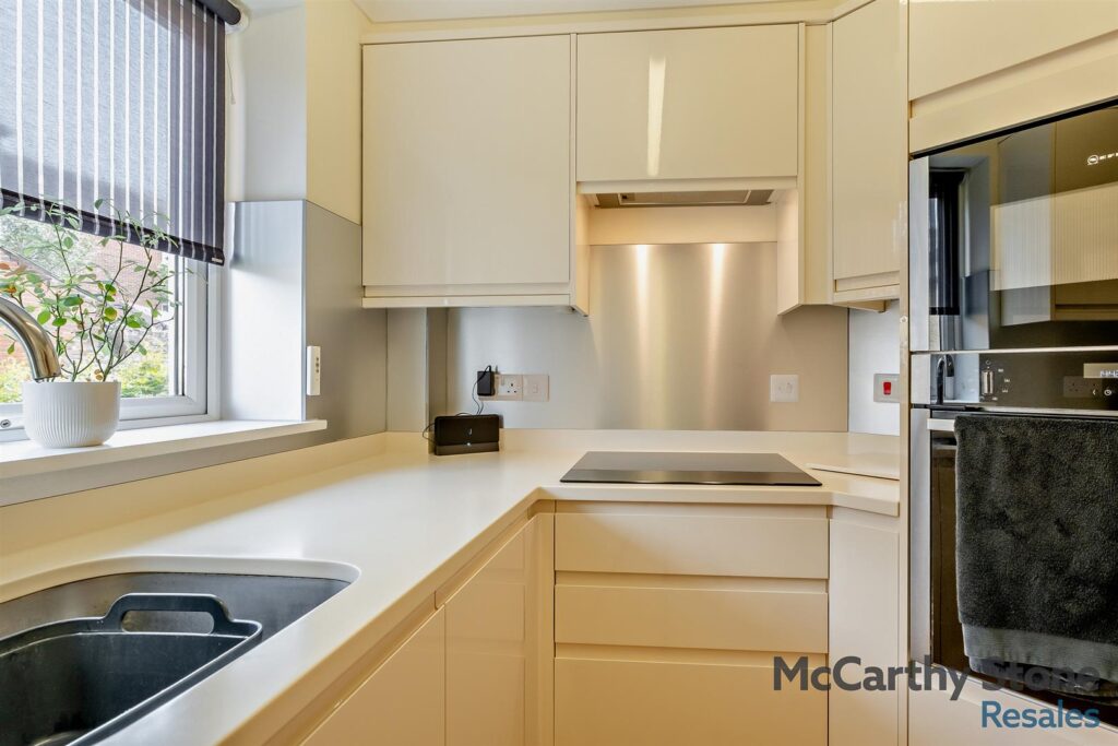 3 Medina Court, Old Westminster Lane, Newport, Isle of Wight, PO30 5PW