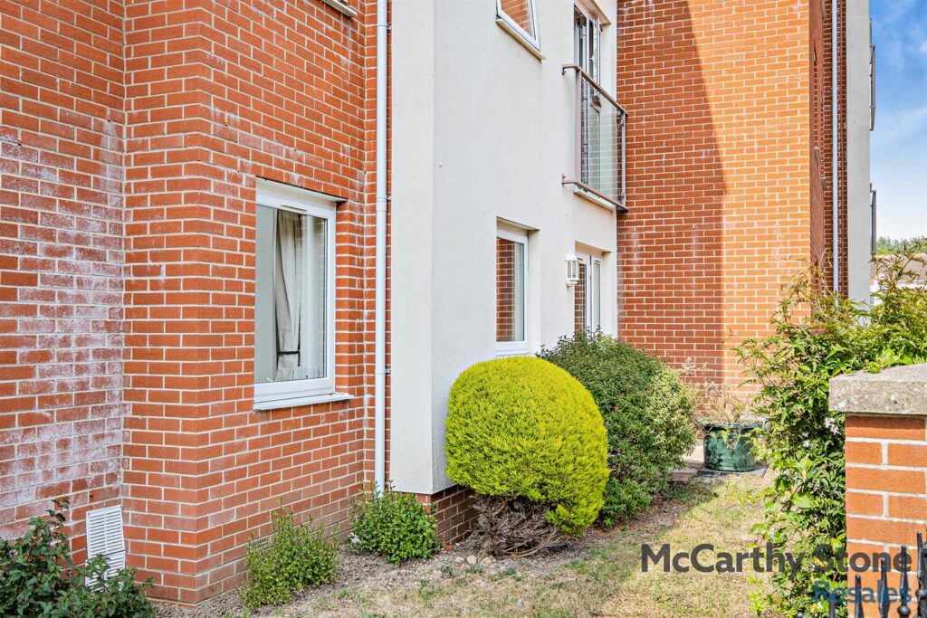 3 Medina Court, Old Westminster Lane, Newport, Isle of Wight, PO30 5PW