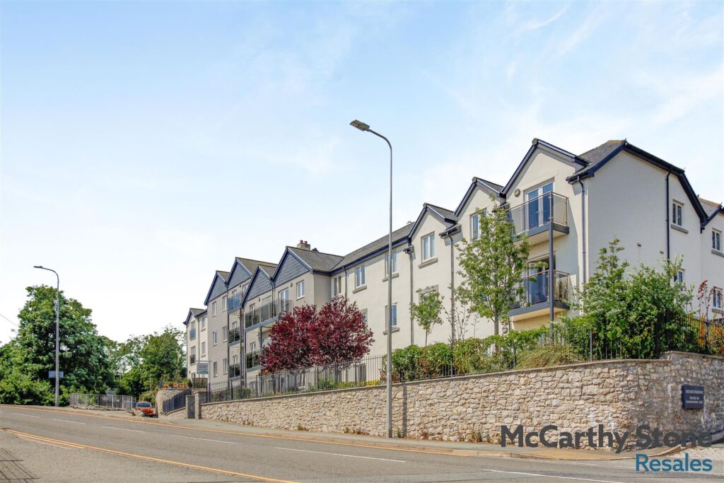 Bangor Road, Benllech, Tyn-y-Gongl, Anglesey, Gwynedd, LL74 8TF