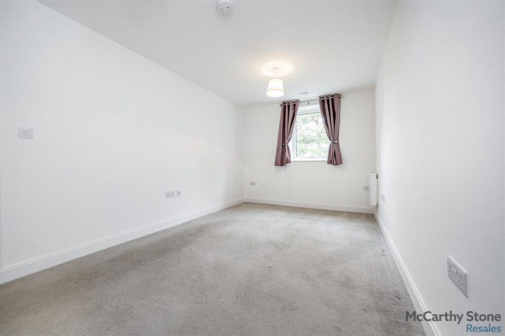 Hindhead Knoll, Walnut Tree, Milton Keynes