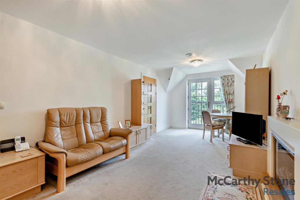 Le Jardin, Station Road, Letchworth Garden City, SG6 3BA