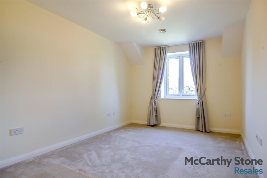 Bangor Road, Benllech, Tyn-y-Gongl, Anglesey, Gwynedd, LL74 8TF
