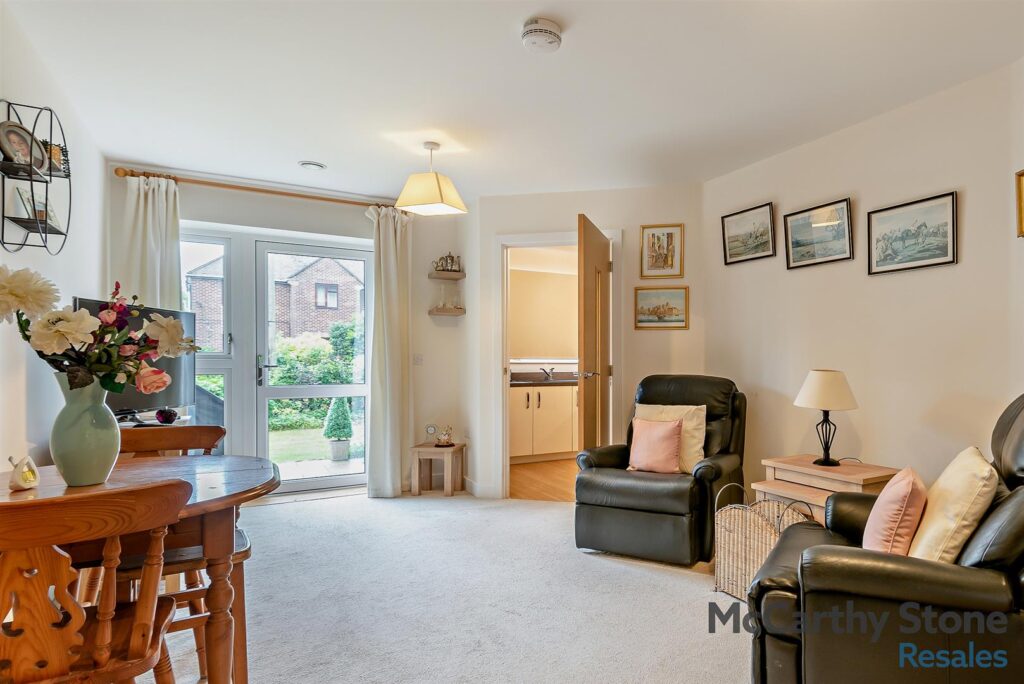 8 Hampton Place, Hampton Close, Southampton SO15 5QR