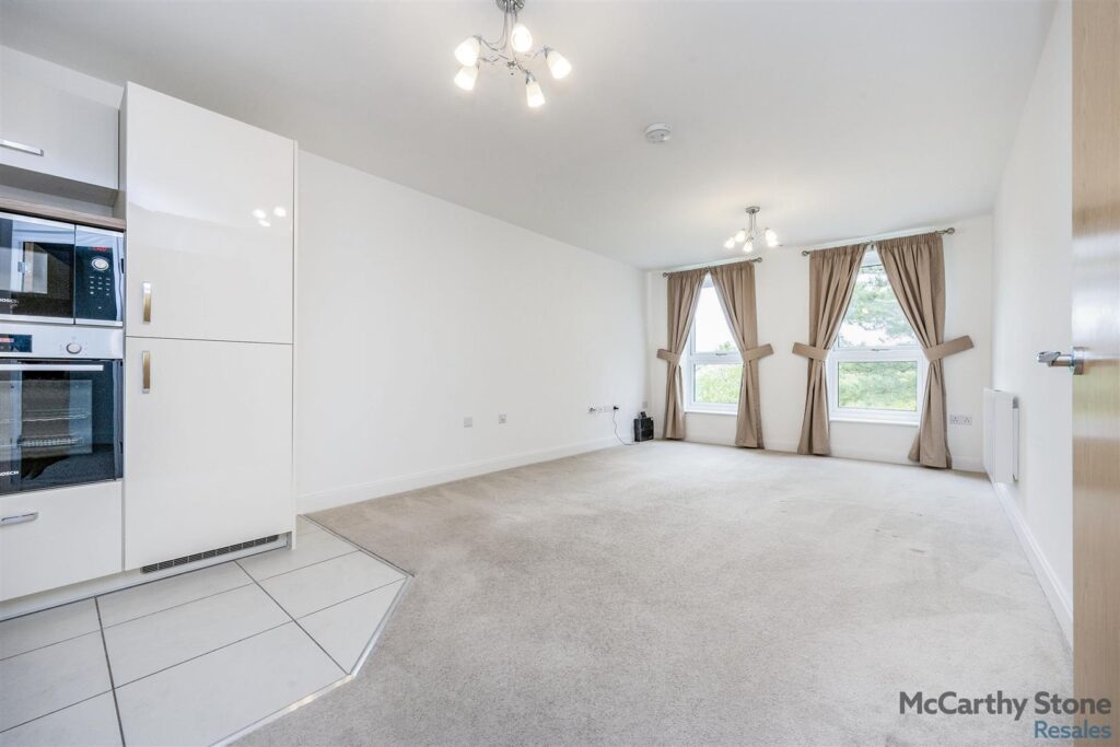 Hindhead Knoll, Walnut Tree, Milton Keynes