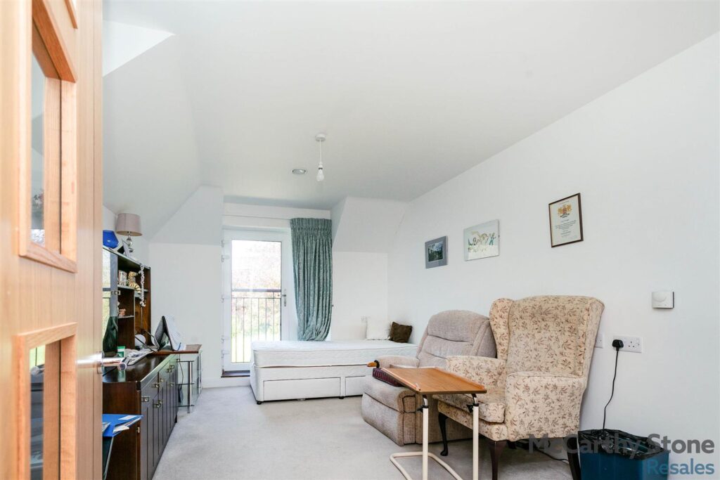 Elizabeth House, St. Giles Mews, Stony Stratford, Milton Keynes, MK11 1HT