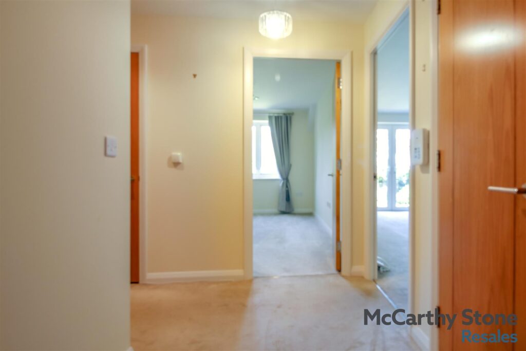Bangor Road, Benllech, Tyn-y-Gongl, Anglesey, Gwynedd, LL74 8TF