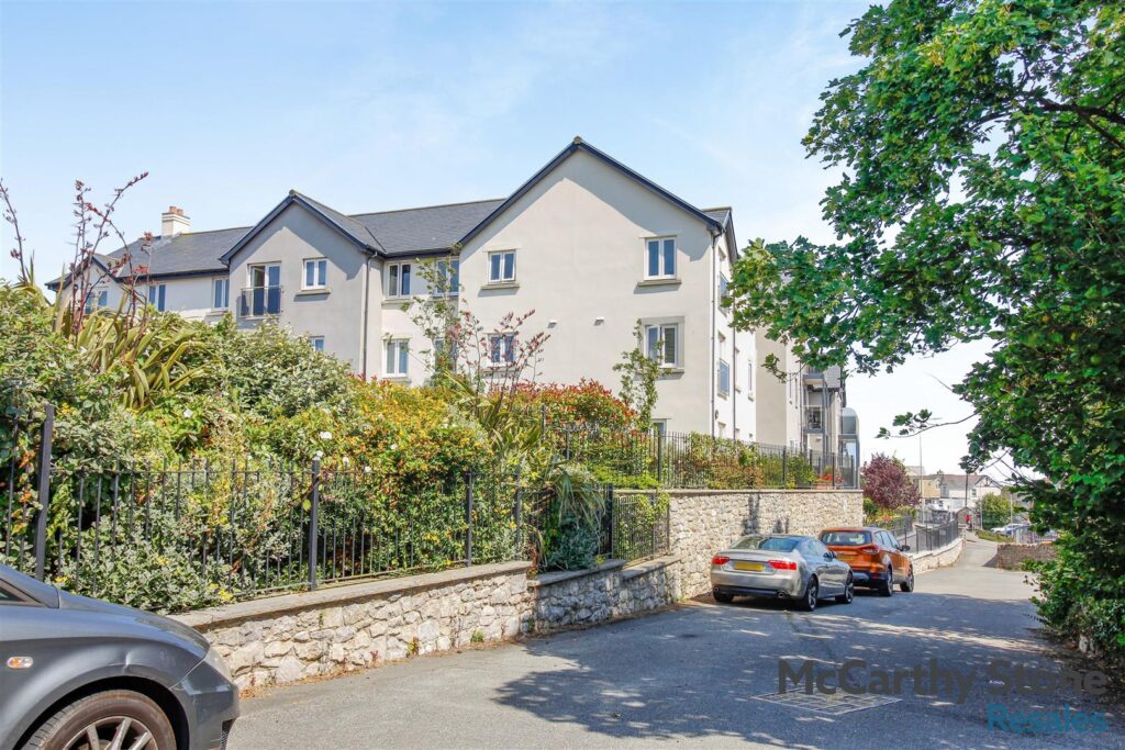 Bangor Road, Benllech, Tyn-y-Gongl, Anglesey, Gwynedd, LL74 8TF