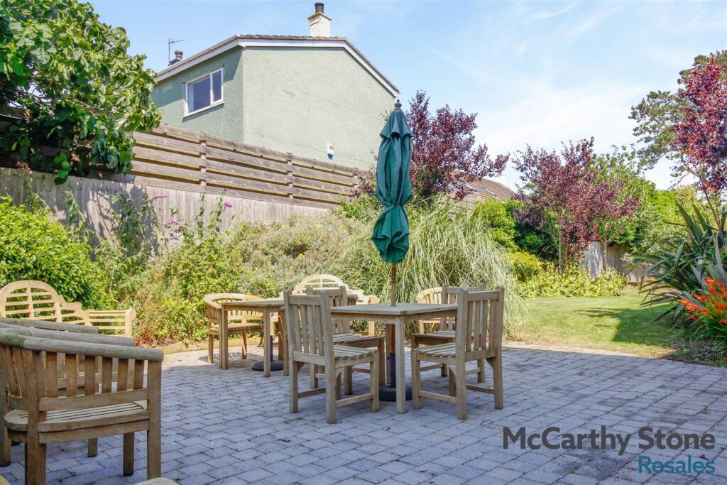 Bangor Road, Benllech, Tyn-y-Gongl, Anglesey, Gwynedd, LL74 8TF