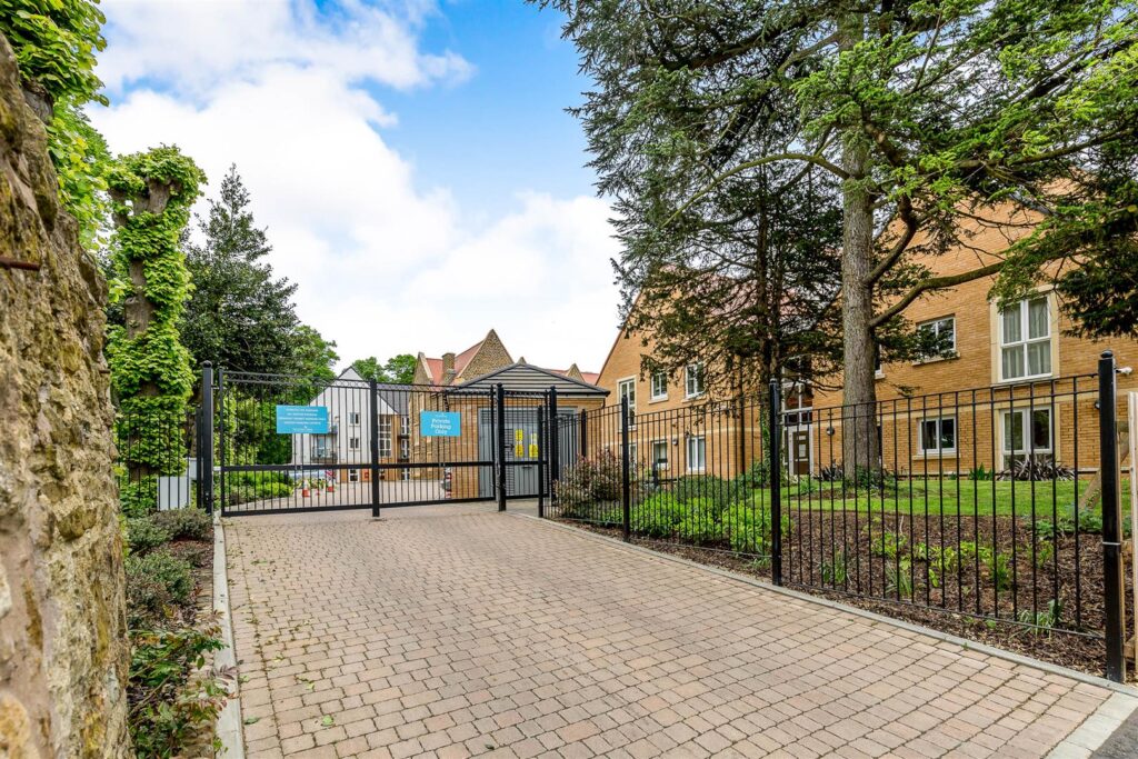 Wardington Court, Welford Road, Northampton