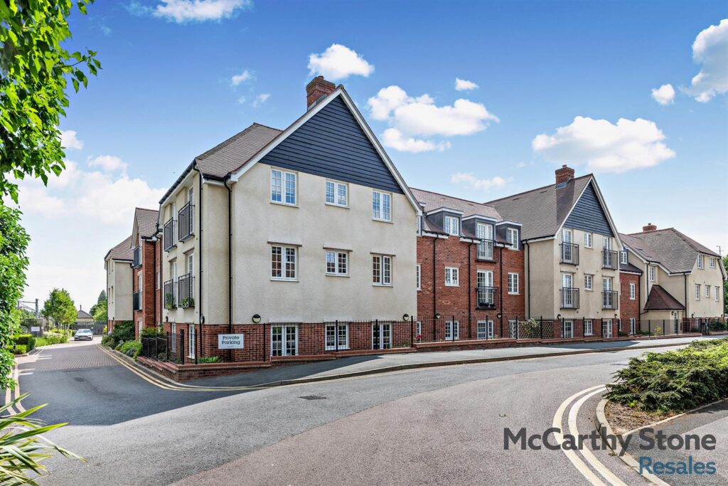 Le Jardin, Station Road, Letchworth Garden City, SG6 3BA