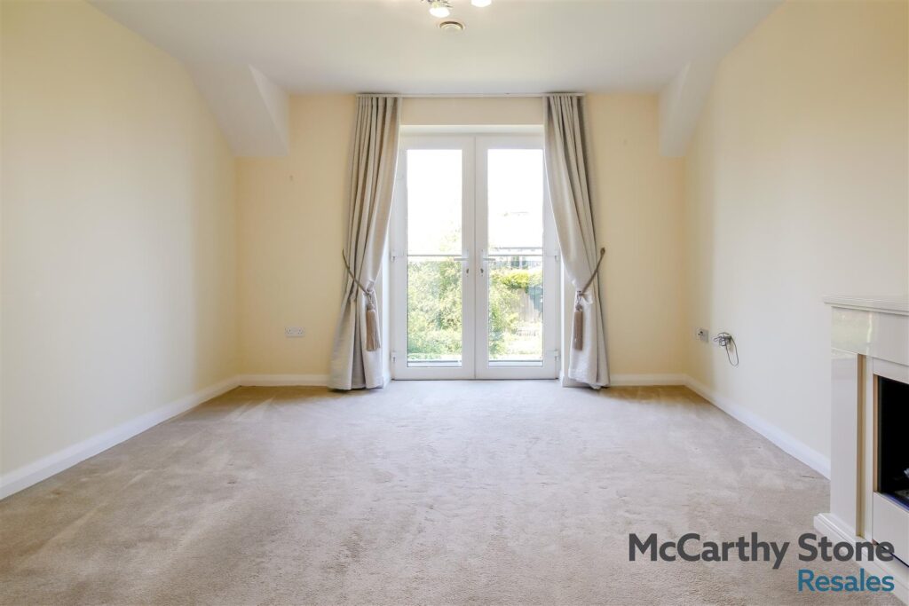 Bangor Road, Benllech, Tyn-y-Gongl, Anglesey, Gwynedd, LL74 8TF
