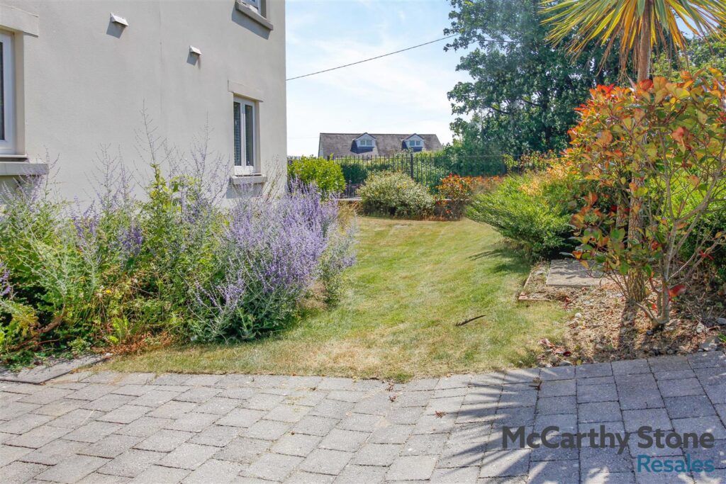 Bangor Road, Benllech, Tyn-y-Gongl, Anglesey, Gwynedd, LL74 8TF