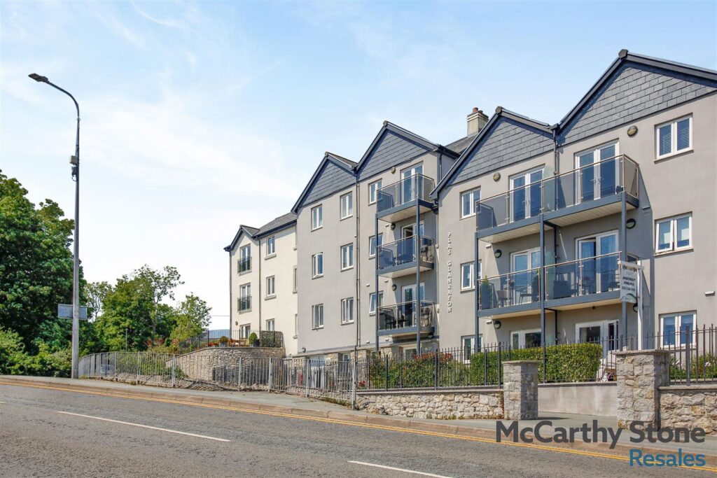 Bangor Road, Benllech, Tyn-y-Gongl, Anglesey, Gwynedd, LL74 8TF