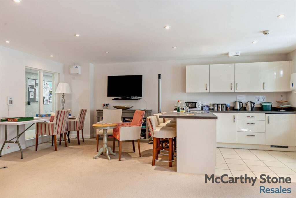 Le Jardin, Station Road, Letchworth Garden City, SG6 3BA