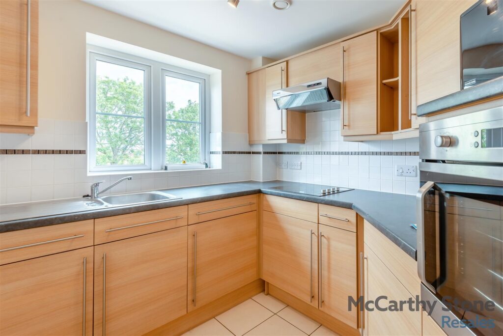 Goodes Court, Baldock Road, Royston, Herts, SG8 5FF