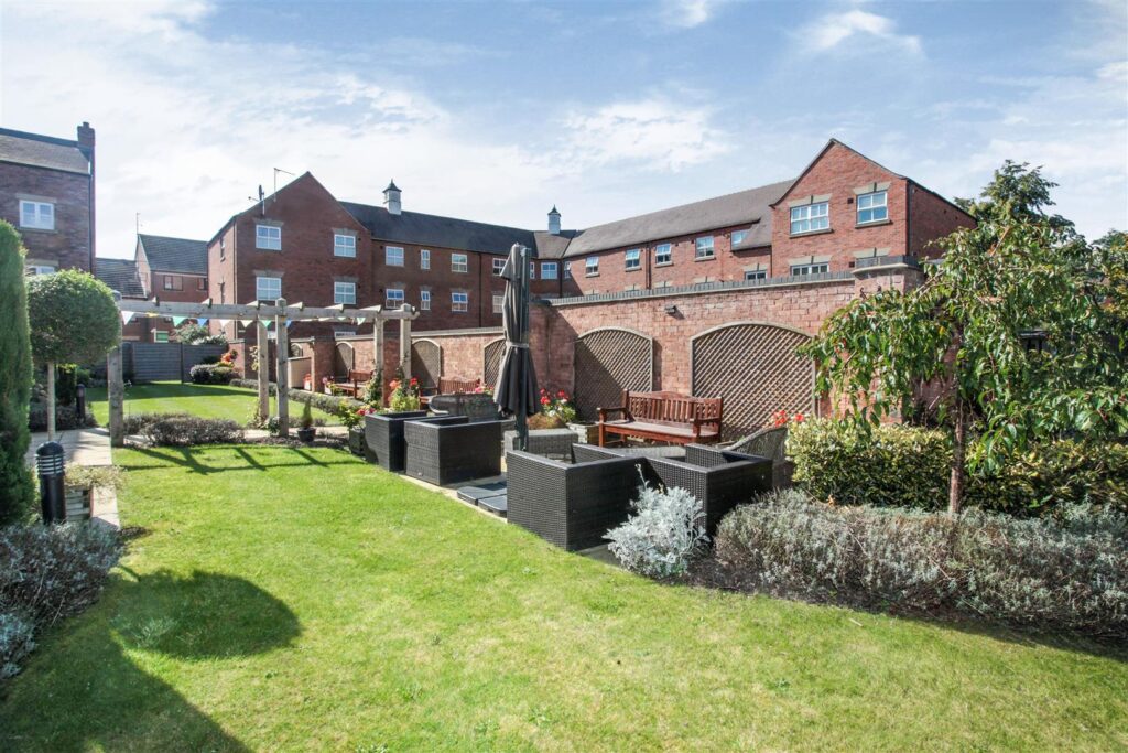 St Clements Court, South Street, Atherstone, Warwickshire, CV9 1GD