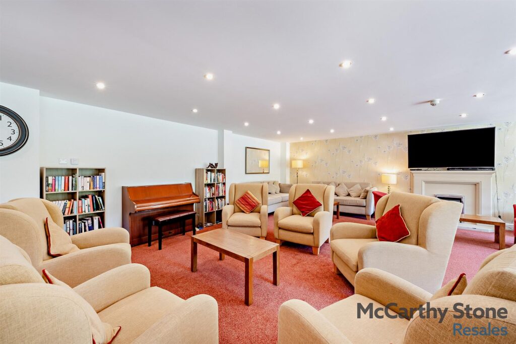 Ellisfields Court, Mount Street, Taunton