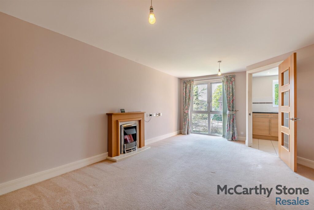 Victory Court, Beaconsfield Road, Waterlooville, PO7 7FB
