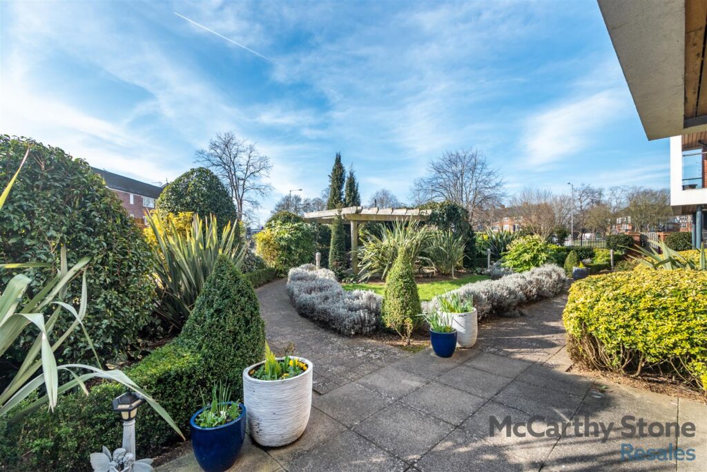Moorfield Road, Denham, UB9 5BY
