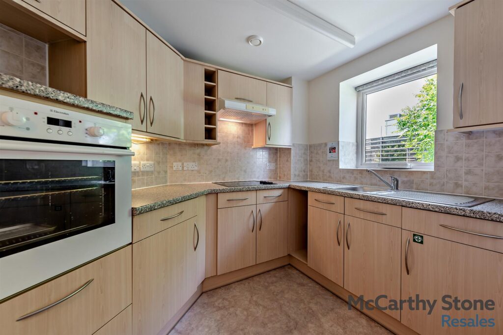 Amelia Court, Union Place, Worthing, BN11 1AH