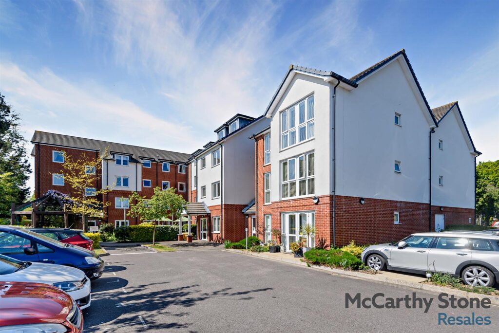 Victory Court, Beaconsfield Road, Waterlooville, PO7 7FB