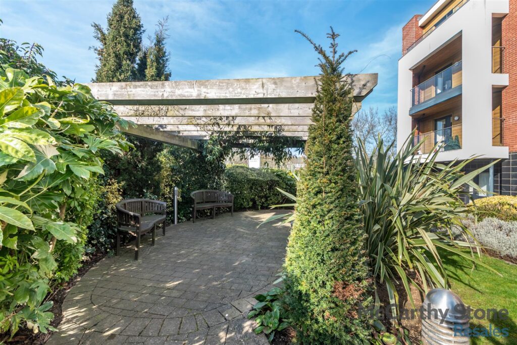 Moorfield Road, Denham, UB9 5BY