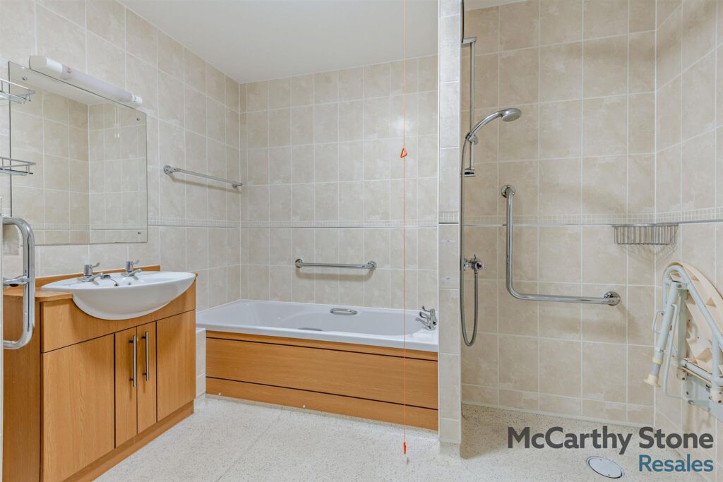 Farringford Court, 1 Avenue Road, Lymington, Hampshire