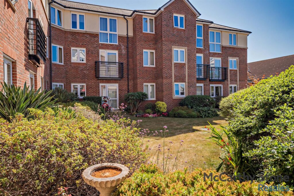 Coleridge Court, Clevedon, BS21 6FL