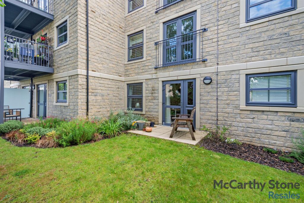 Summer Court, Burley In Wharfedale