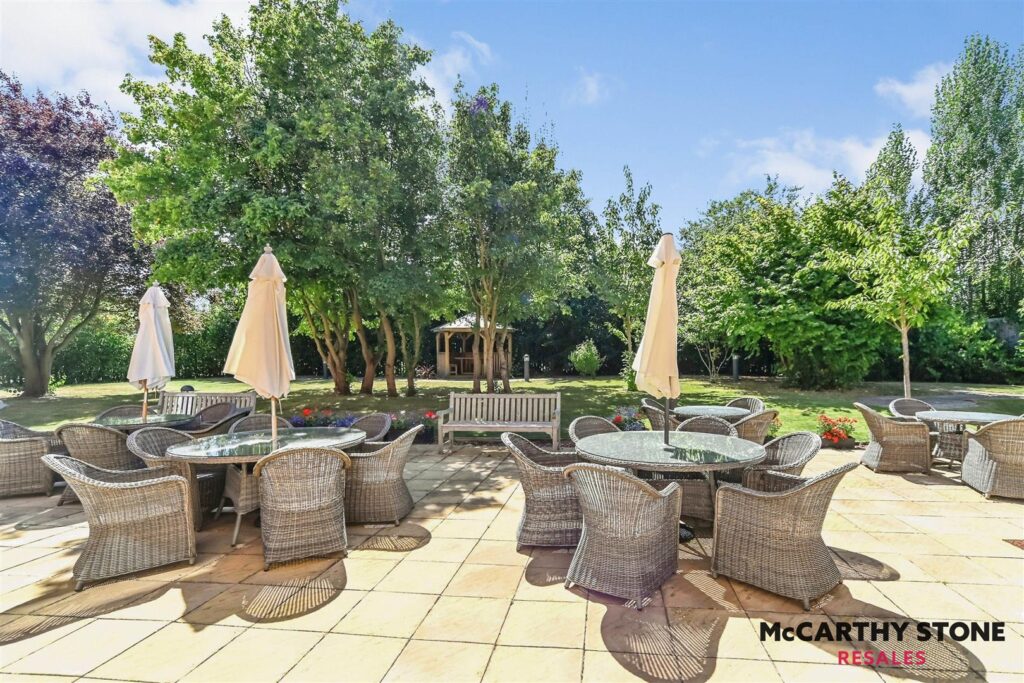 Oakhill Place, High View, Bedford, Bedfordshire, MK41 8FB