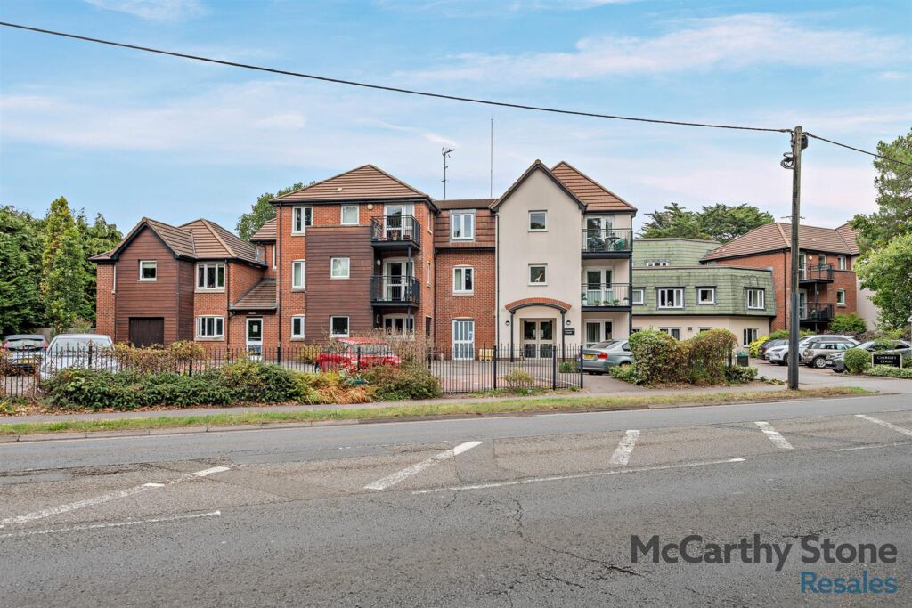 Cherrett Court, Ringwood Road, Ferndown