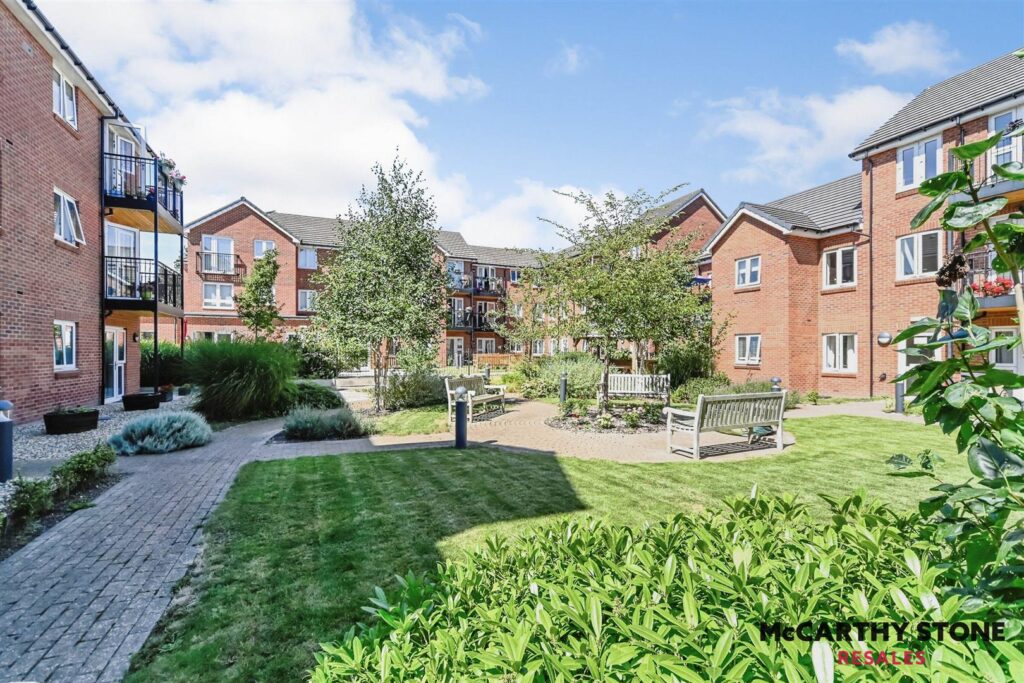 Oakhill Place, High View, Bedford, Bedfordshire, MK41 8FB
