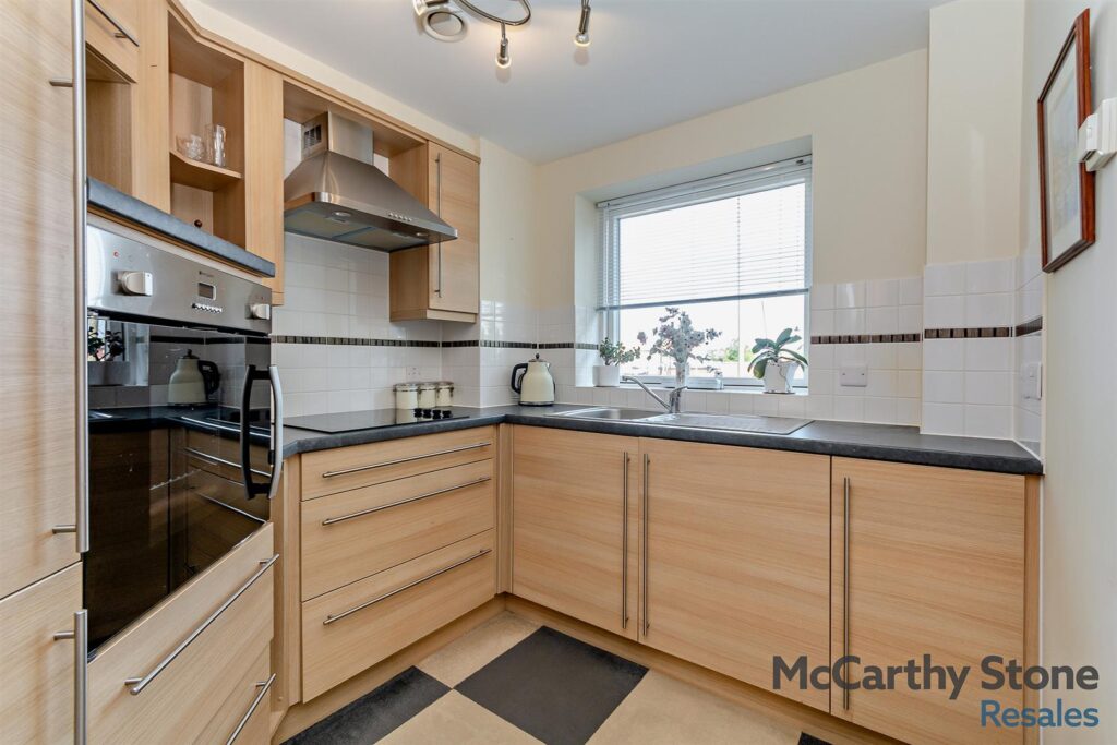 Lady Susan Court, New Road, Basingstoke A One Bedroom First Floor Retirement Apartment