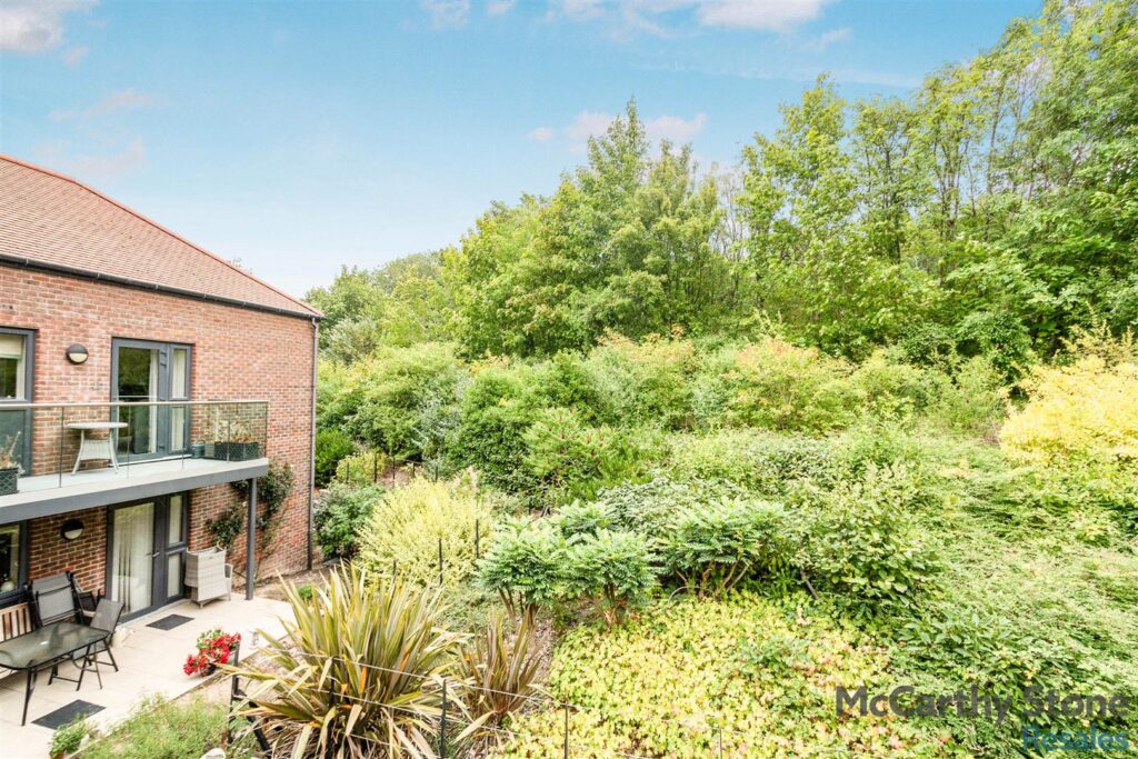 Austen Place, Lower Turk Street Alton, GU34 1FZ