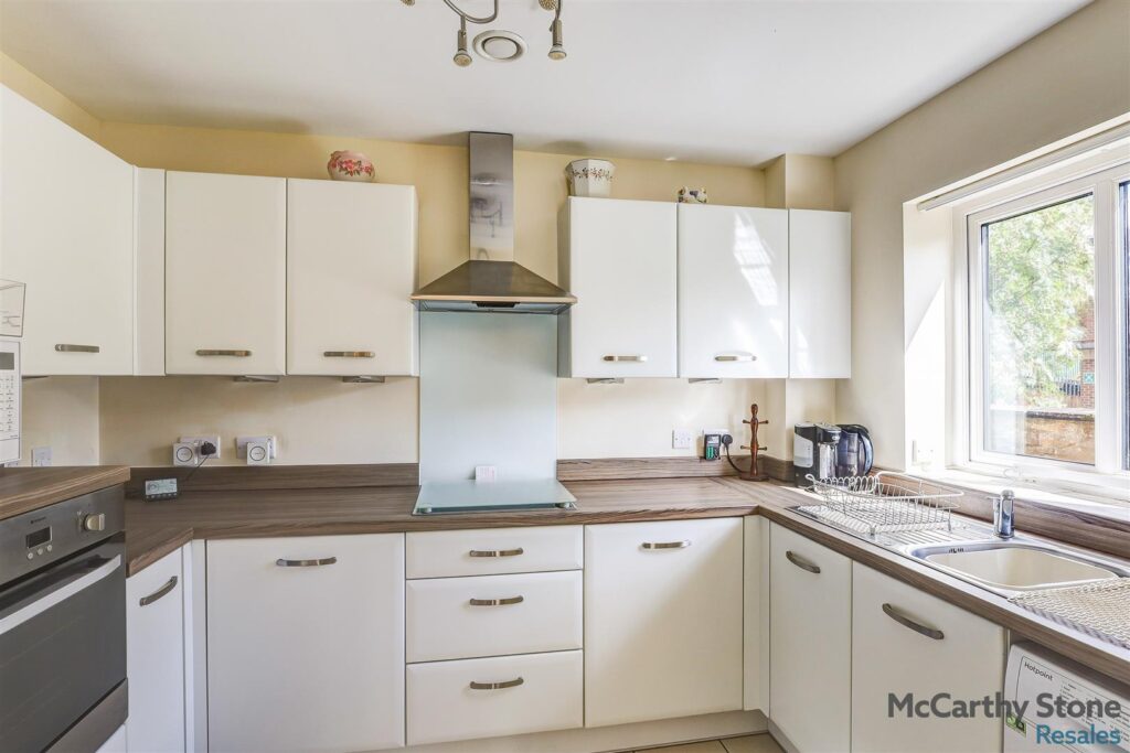Wardington Court, Welford Road, Northampton, Northamptonshire, NN2 8FR