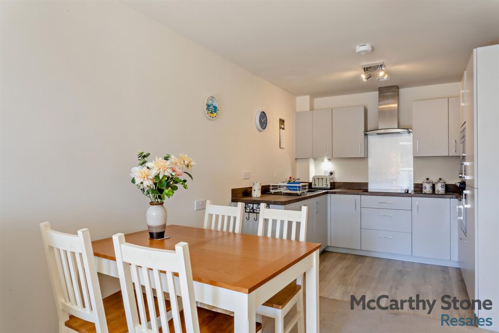 Bluebell House, Barnsdale Drive, Westcroft, Milton Keynes MK4 4DU