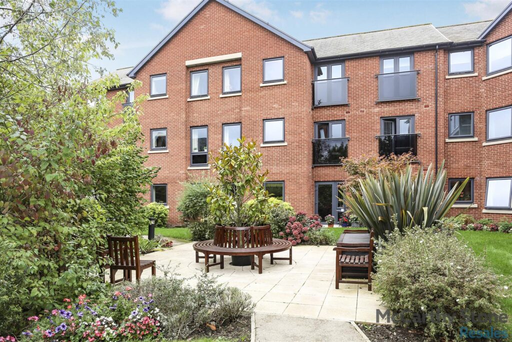 Lonsdale Park, Barleythorpe Road, Oakham, Leicestershire, LE15 6QJ