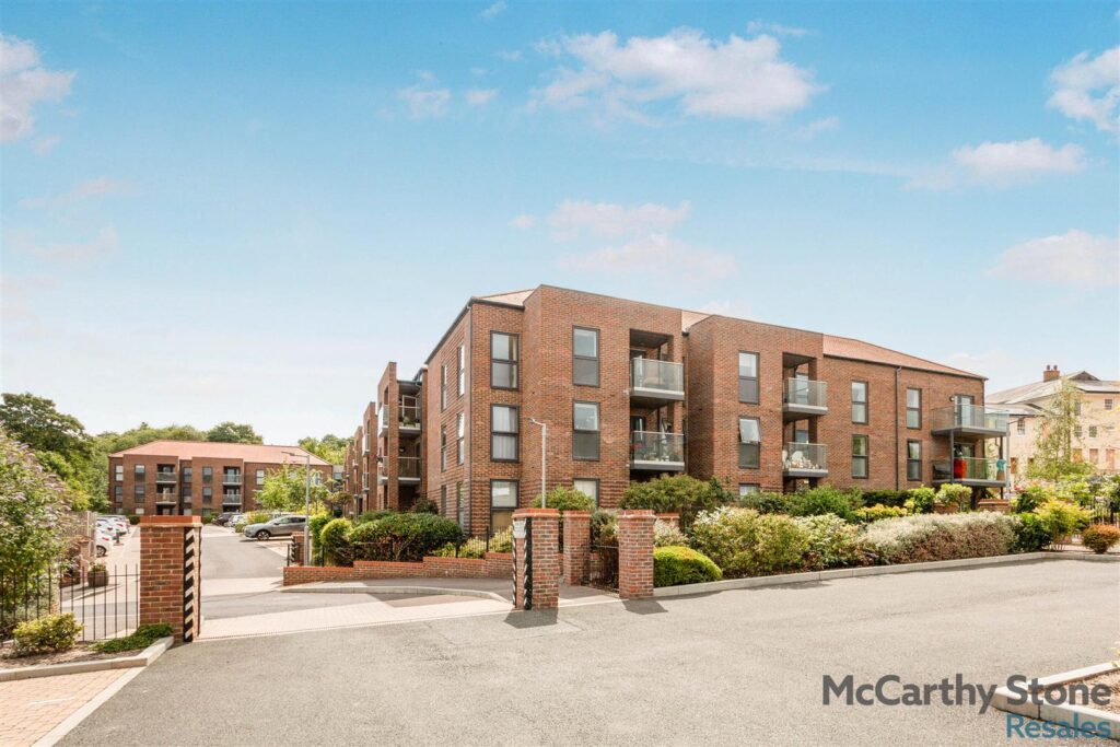 Austen Place, Lower Turk Street Alton, GU34 1FZ