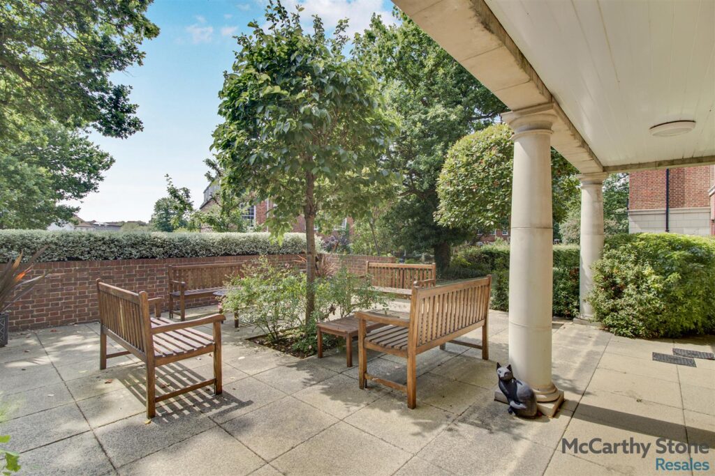 Peel Court, College Way, Welwyn Garden City, Hertfordshire, AL8 6DG