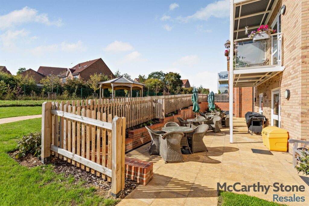 Bluebell House, Barnsdale Drive, Westcroft, Milton Keynes MK4 4DU