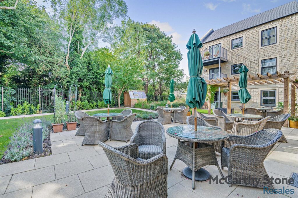 Summer Court, Burley In Wharfedale