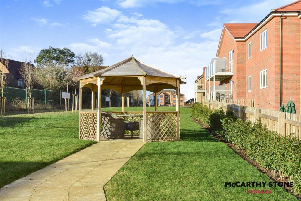 Bluebell House, Barnsdale Drive, Westcroft, Milton Keynes MK4 4DU