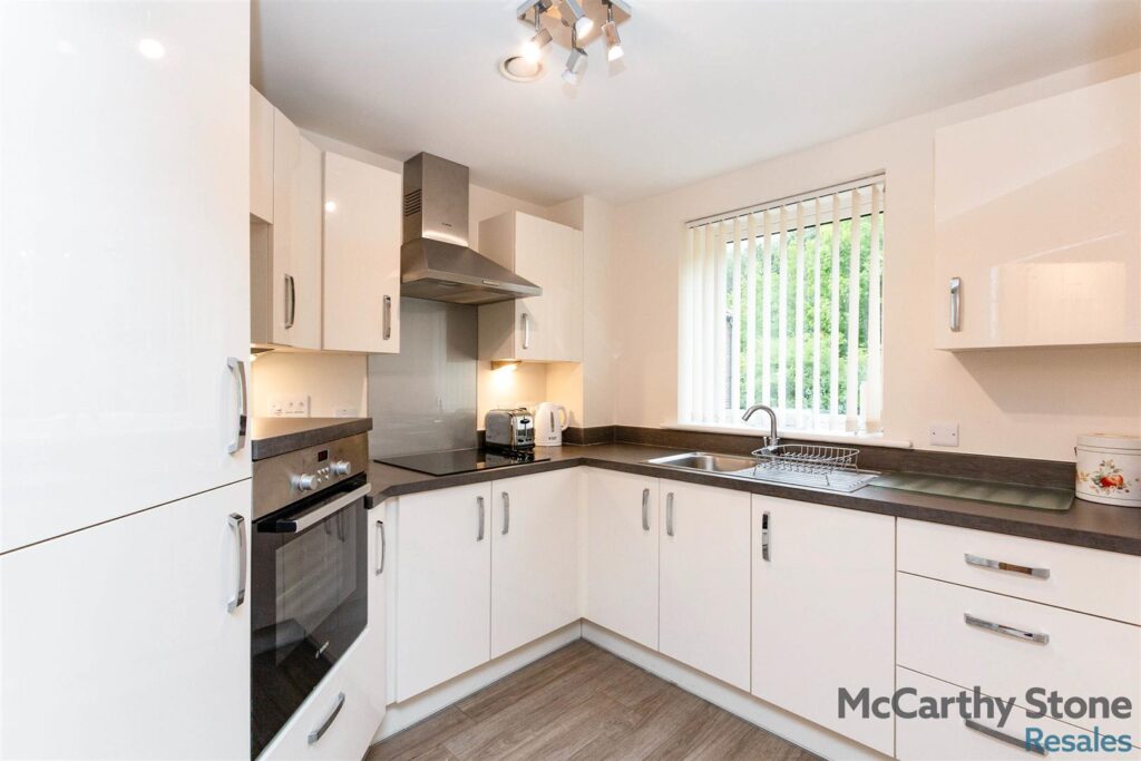 Austen Place, Lower Turk Street Alton, GU34 1FZ