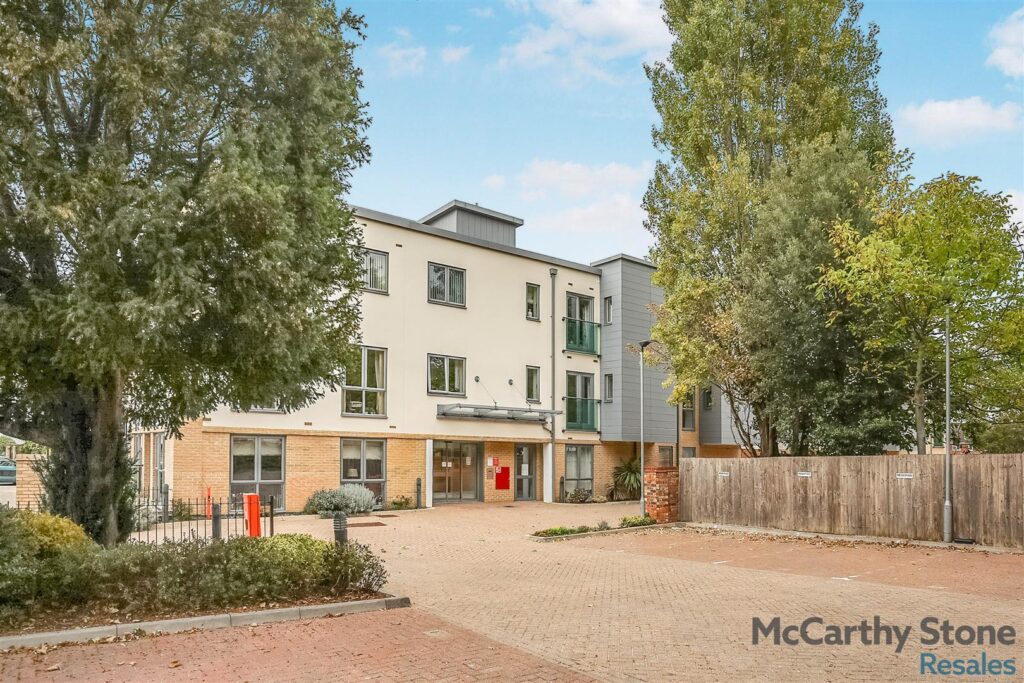 Elm Tree Court, High Street, Huntingdon
